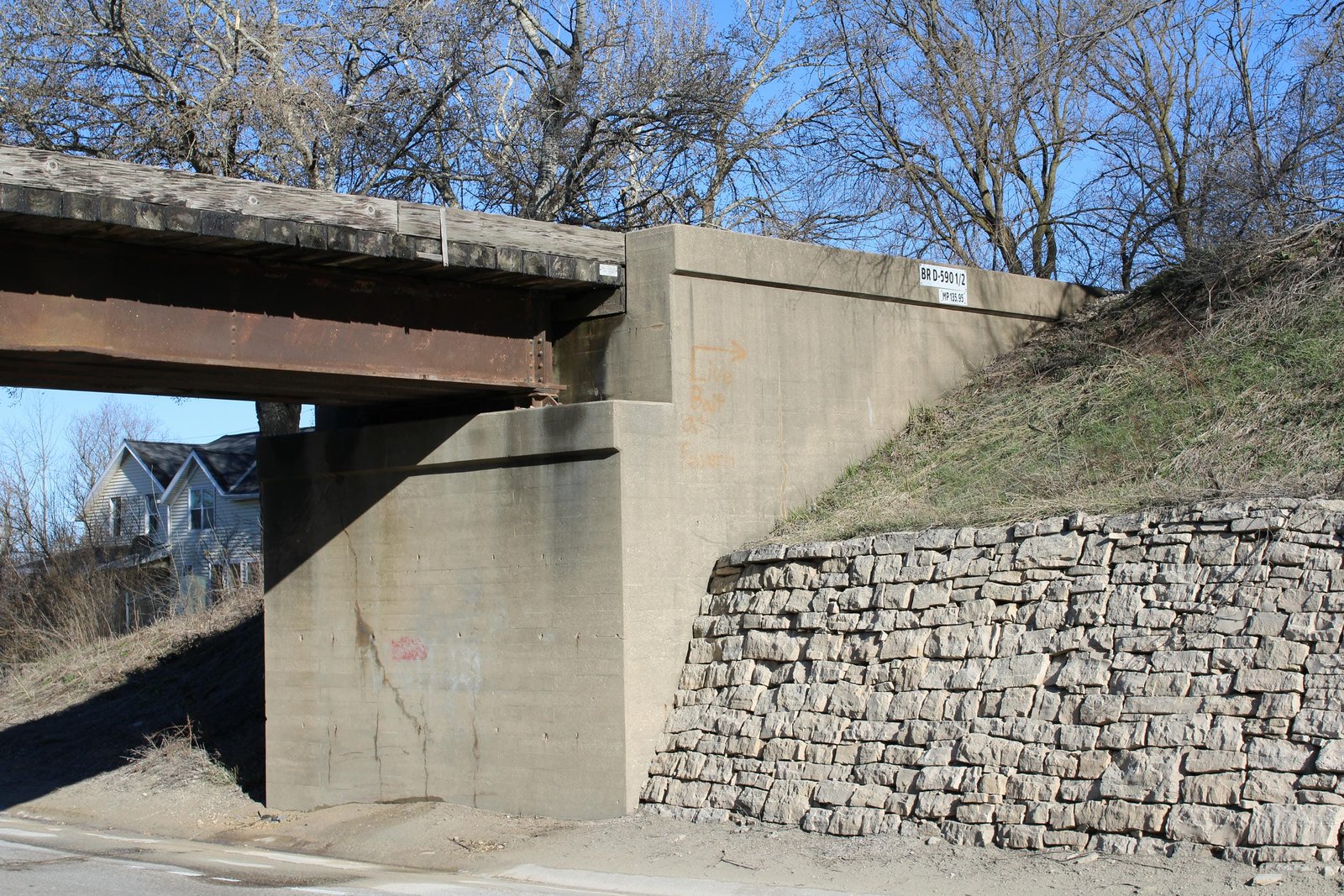 North abutment